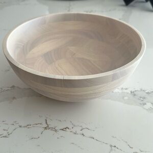 NWT‼️ Kirkland White Wash Rubber Wood Serve Bowl